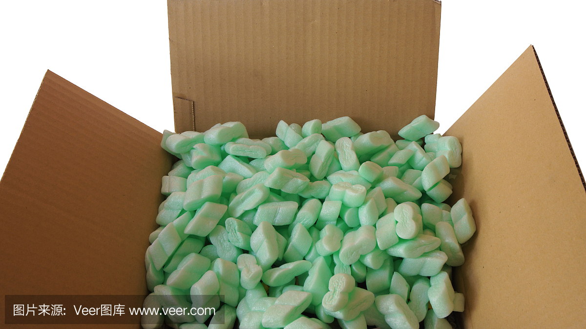 顶视图瓦楞纸箱充满了绿色塑料泡沫用于保护内的物体在一个移动的箱子